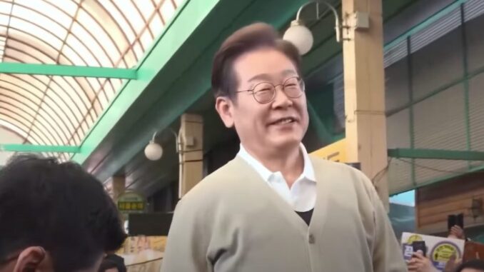 South Korean Presidential Frontrunner Pledges to Cut Crypto Transaction Fees Lee Jae-myung, candidate for the South Korean presidency, speaking at an event in a market in North Chungcheong Province on May 6.
